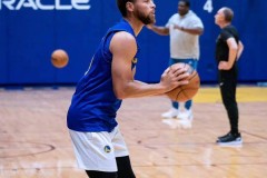 欧锦赛淘汰赛激战：卫冕冠军出局，施罗德、东契奇、约基奇生死对决