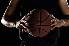 NBA关键时刻制胜七位超巨：库里三分如风，詹姆斯全能突破